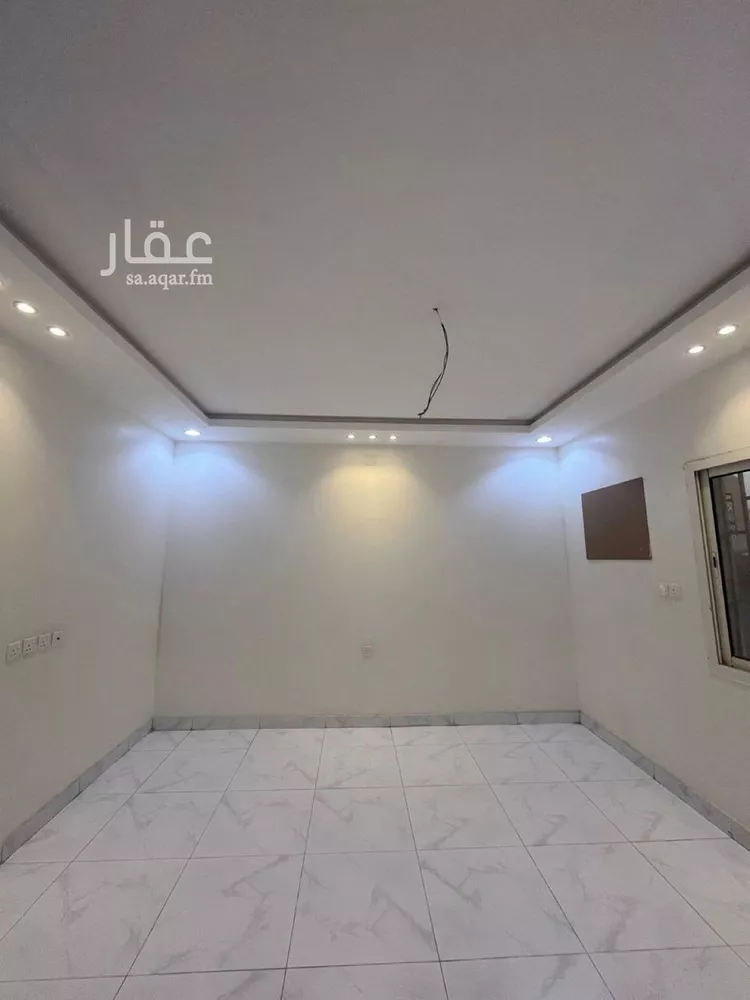 شقة للبيع في شارع أحمد عبد الله الفاسي, حي السويس 2, مدينة جازان, منطقة جازان صورة 5