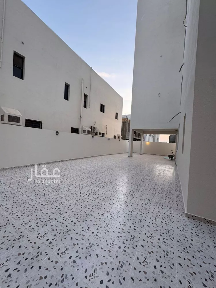 شقة للبيع في شارع اسامة بن حارثة الكلبي, حي الصفاء, مدينة جازان, منطقة جازان صورة 3