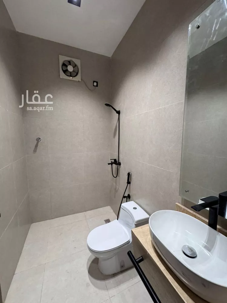 شقة للبيع في شارع شهيد الدين ثم الوطن عبدالله شيبان حسن حمدي, حي الشاطئ, مدينة جازان, منطقة جازان 14