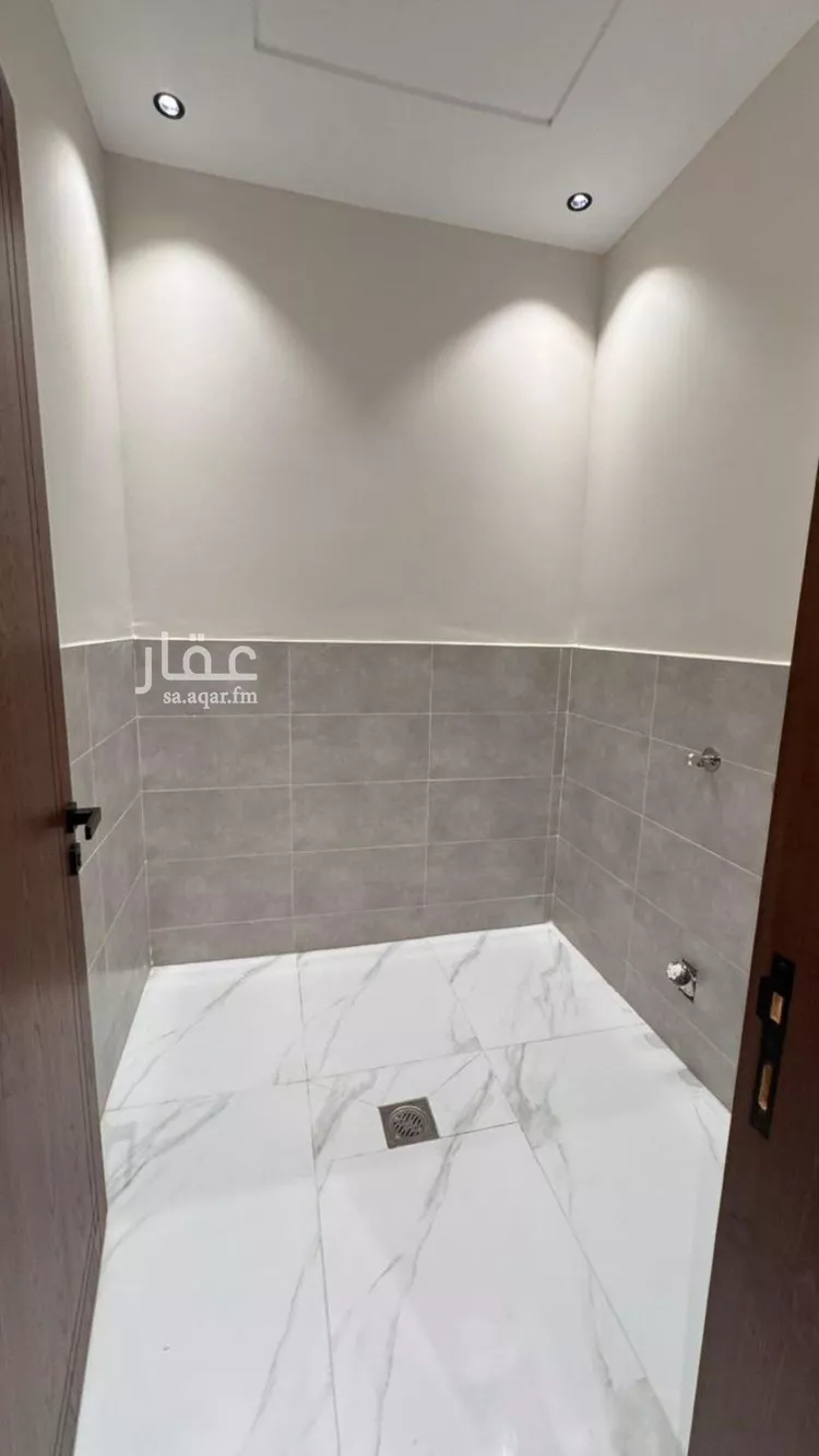 Floor for Sale in Jazan As Suways 6