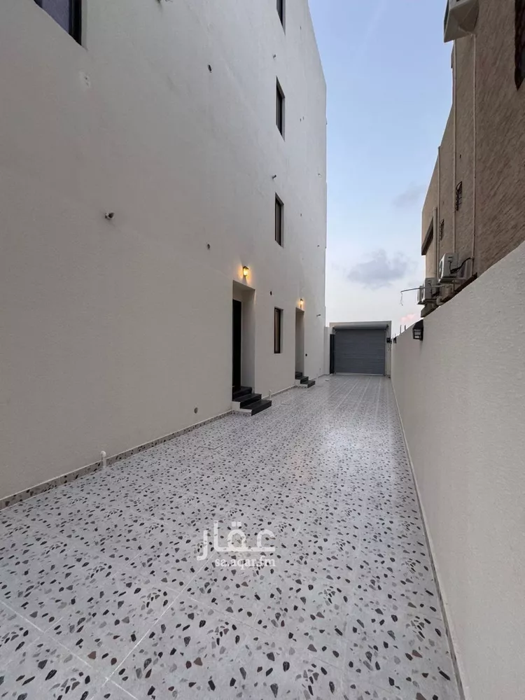 Floor for Sale in Jazan As Safaa 9