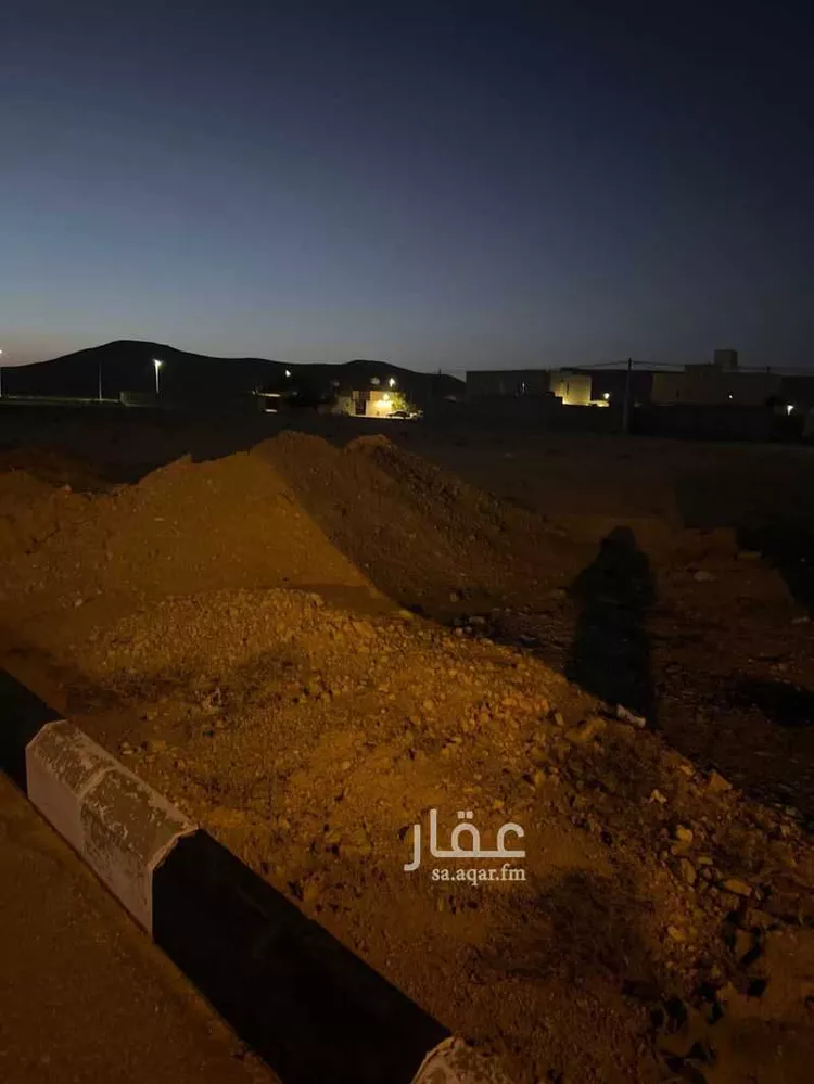 أرض للبيع في شارع شارع الامير منصور بن متعب غرب, حي الجامعة, مدينة ثادق, منطقة الرياض صورة 2