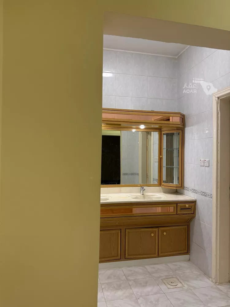 Floor for Rent in Riyadh Al Mughrizat