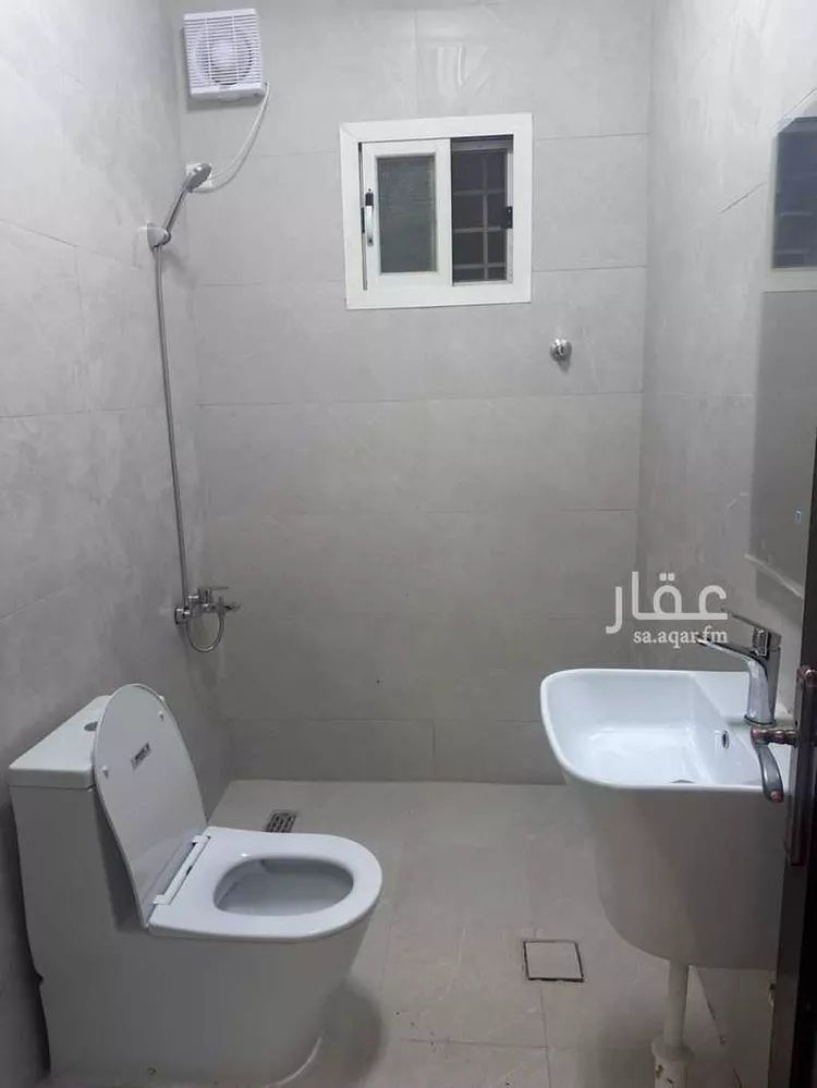 شقة للإيجار في شارع المتوكل بالله ، حي الهضيبة ، تبوك ، منطقة تبوك صورة 3