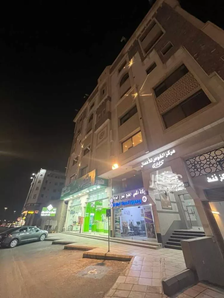 مكتب تجاري للإيجار في شارع الملك عبدالله بن عبدالعزيز, حي الأصيفرين, مدينة المدينة المنورة, منطقة المدينة المنورة