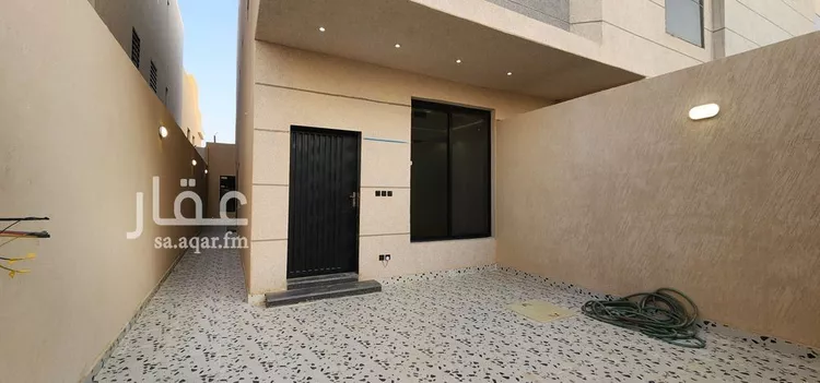 دور للبيع في شارع فاطمة أم الفضل, حي عكاظ, مدينة الرياض, منطقة الرياض صورة 3