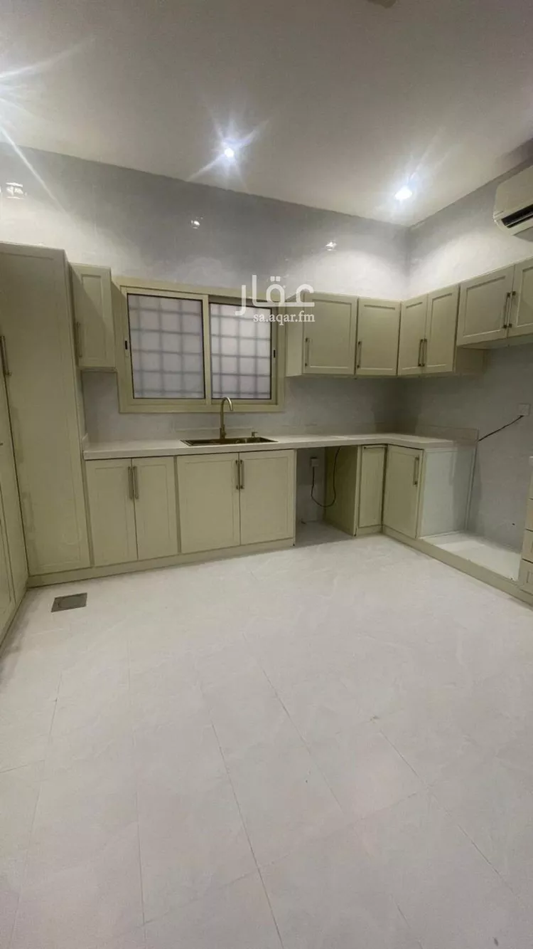 فيلا للبيع في شارع عمر الهواري, حي القيروان, مدينة الرياض, منطقة الرياض صورة 4