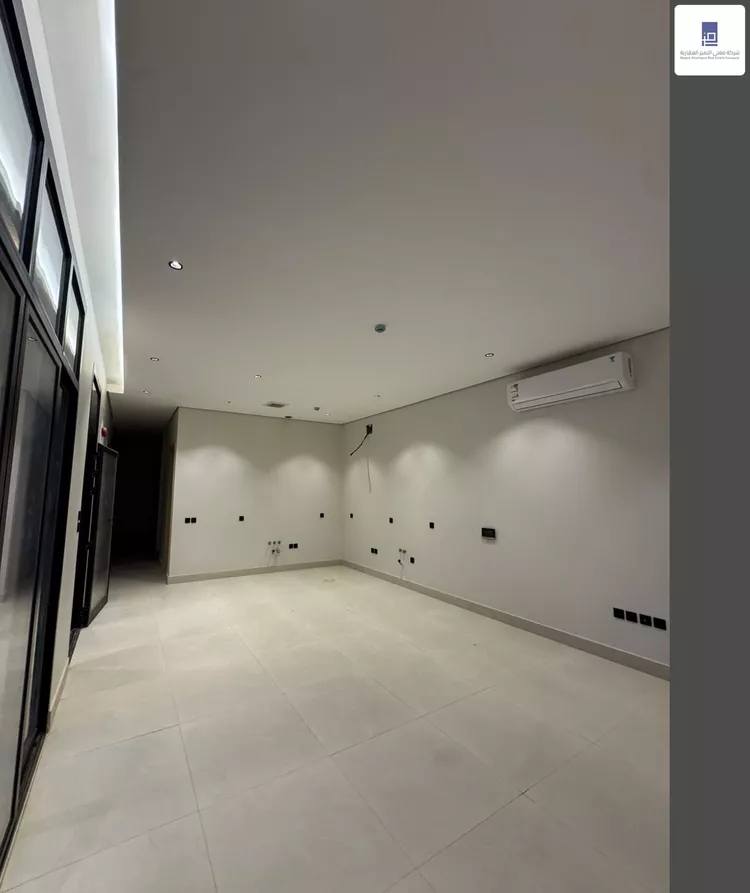 Floor for Sale in Riyadh Al Badi'ah 4