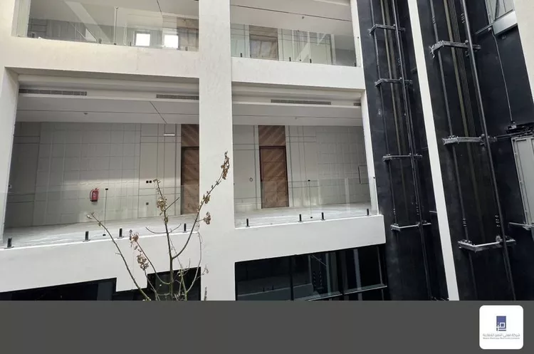 مجمع للبيع في شارع خالد بن الوليد, حي غرناطة, مدينة الرياض, منطقة الرياض 9