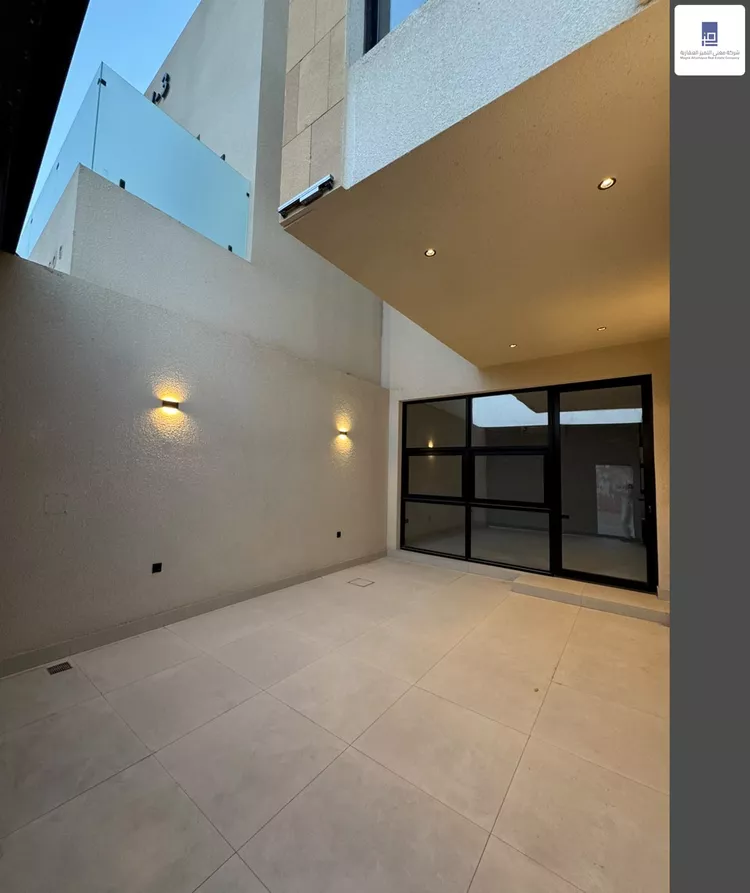 Floor for Sale in Riyadh Al Badi'ah 7
