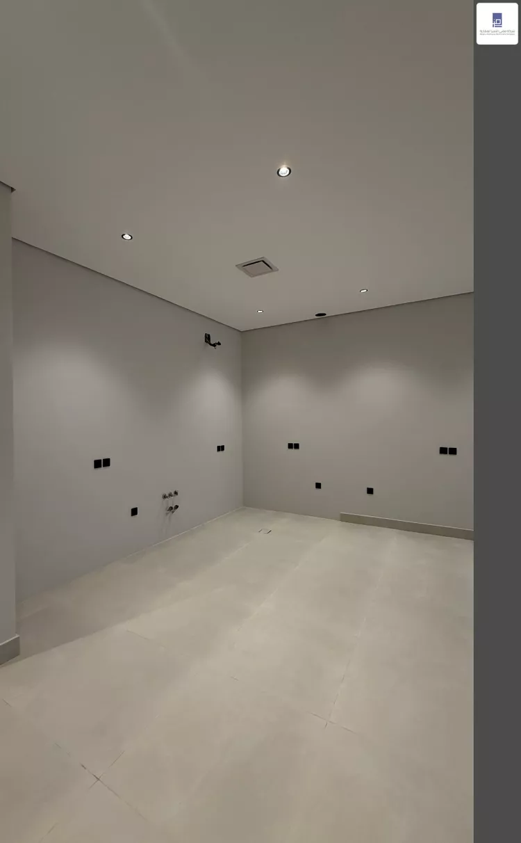 Floor for Sale in Riyadh Al Arid 4
