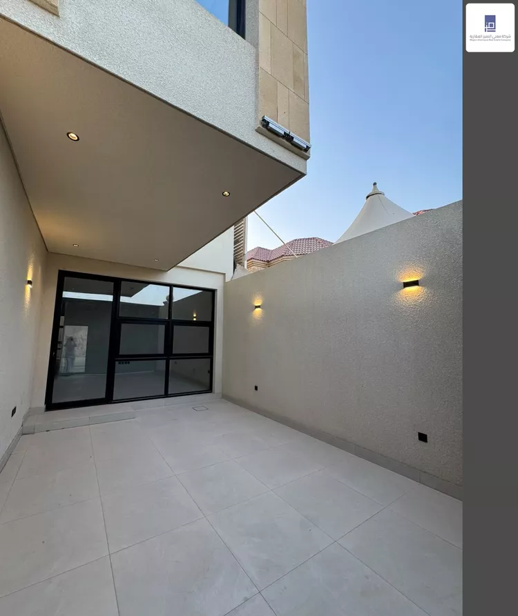 Floor for Sale in Riyadh Al Badi'ah 7