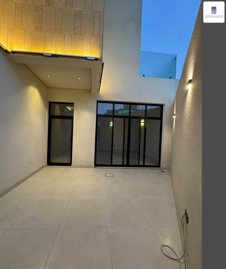 Floor for Sale in Riyadh Al Badi'ah 2