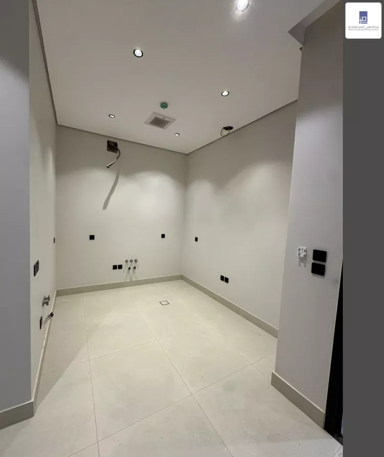 Floor for Sale in Riyadh Al Badi'ah 2