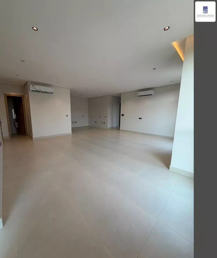 Floor for Sale in Riyadh Al Malaz صورة 4