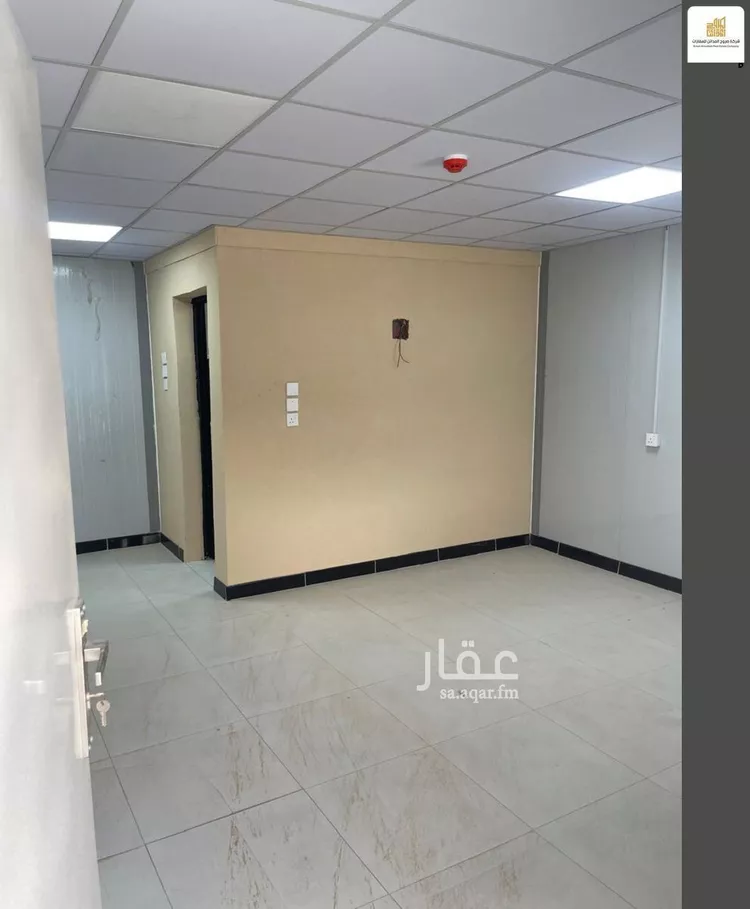 مجمع للإيجار في شارع محمد الفاضل الشنقيطي, حي الرمال, مدينة الرياض, منطقة الرياض 8
