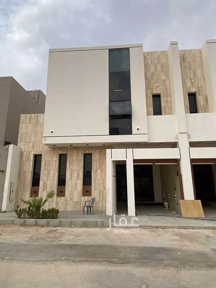 فيلا للبيع في شارع أبي العباس الصقلي, حي المهدية, مدينة الرياض, منطقة الرياض صورة 2