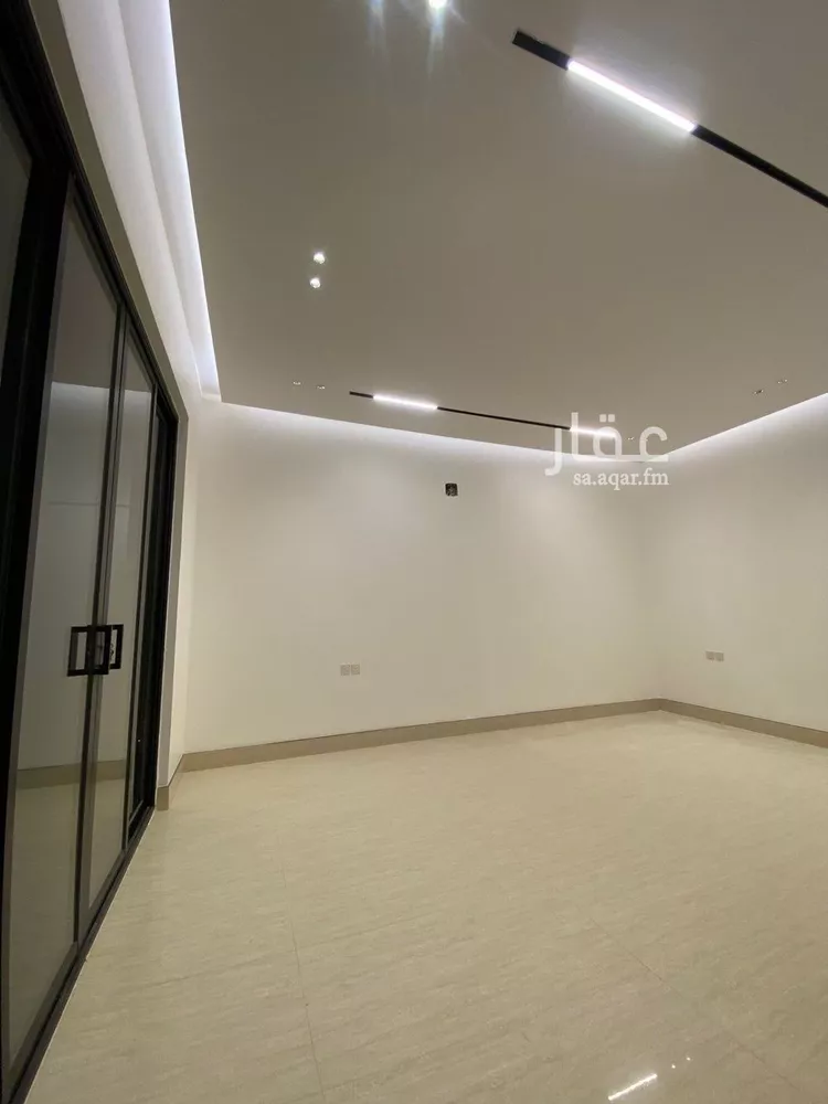 فيلا للبيع في شارع السيل الكبير, حي المهدية, مدينة الرياض, منطقة الرياض صورة 2