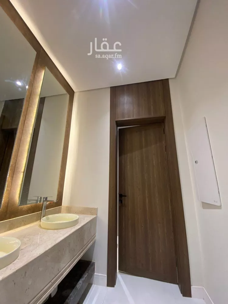 فيلا للبيع في شارع السيل الكبير, حي المهدية, مدينة الرياض, منطقة الرياض صورة 2