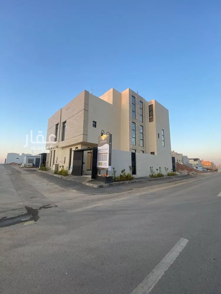 فيلا للبيع في شارع قطب الدين بن السلطان, حي المهدية, مدينة الرياض, منطقة الرياض صورة 2