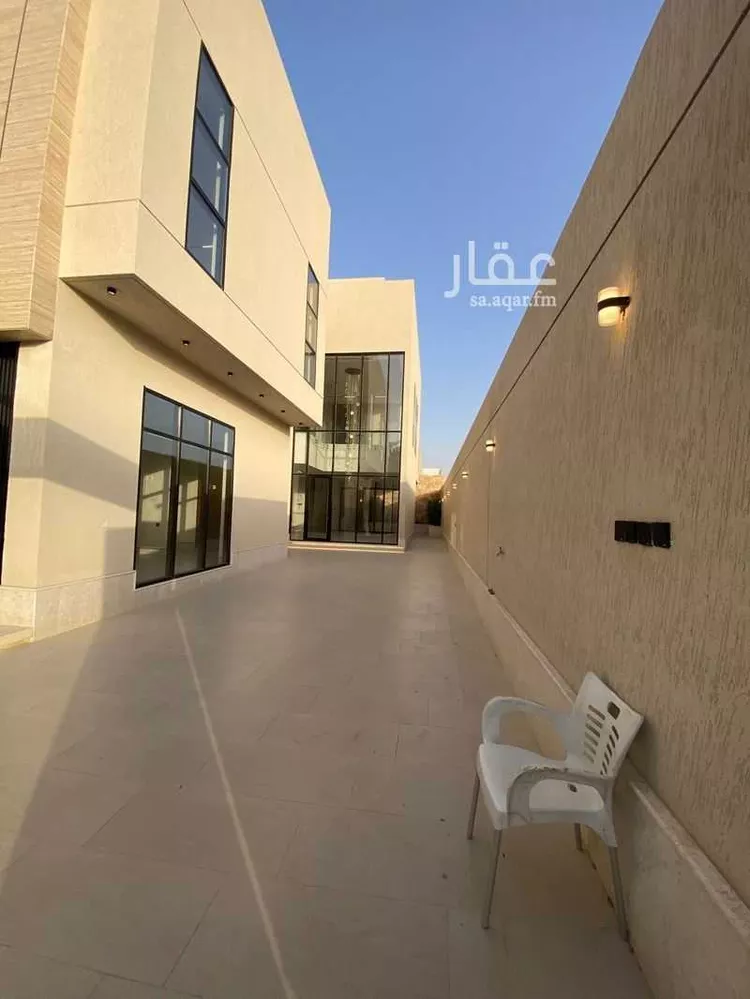فيلا للبيع في شارع ابن صدقة الغرافي, حي المهدية, مدينة الرياض, منطقة الرياض صورة 2