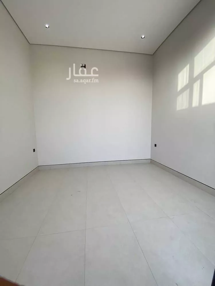 فيلا للبيع في شارع ابن صدقة الغرافي, حي المهدية, مدينة الرياض, منطقة الرياض صورة 3