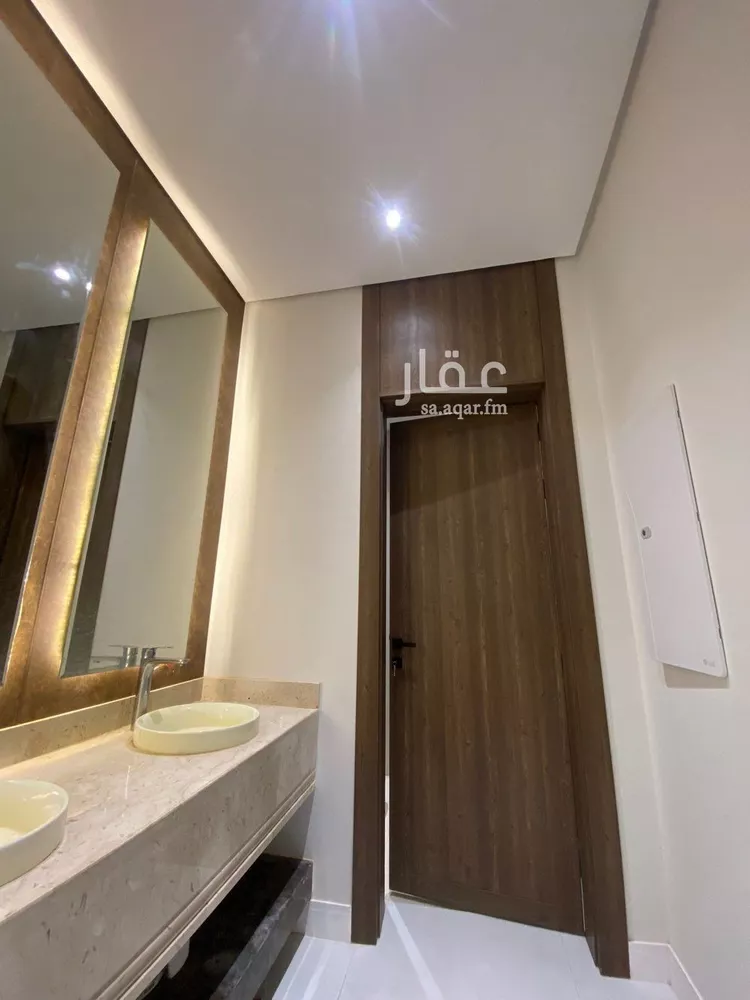 فيلا للبيع في شارع السيل الكبير, حي المهدية, مدينة الرياض, منطقة الرياض صورة 2