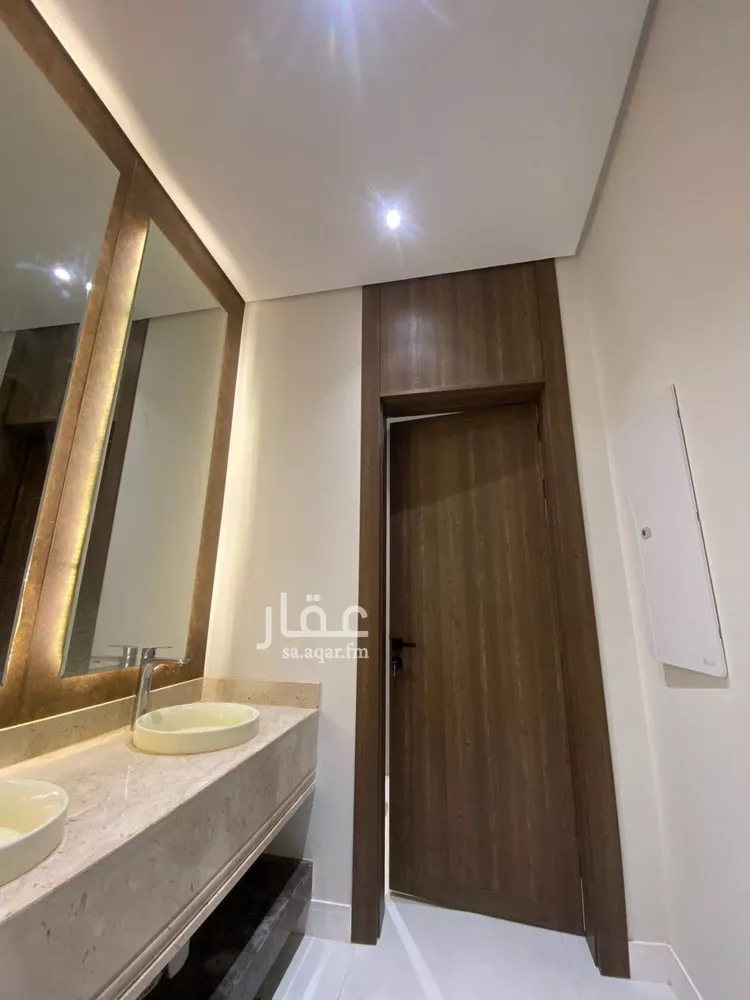 فيلا للبيع في شارع السيل الكبير, حي المهدية, مدينة الرياض, منطقة الرياض