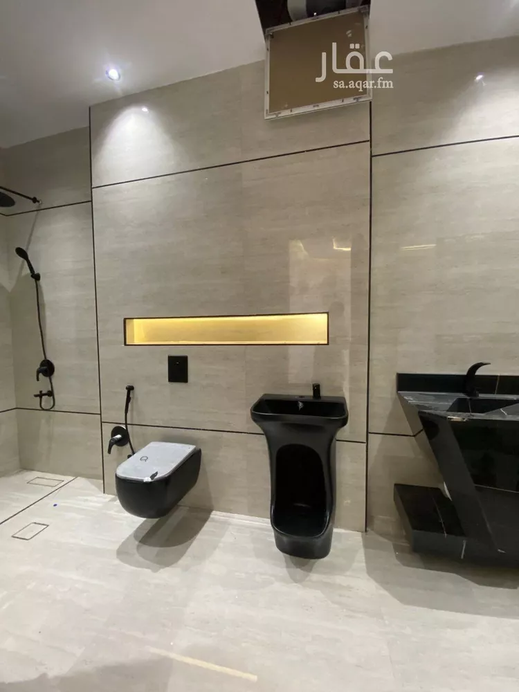 فيلا للبيع في شارع السيل الكبير, حي المهدية, مدينة الرياض, منطقة الرياض صورة 3