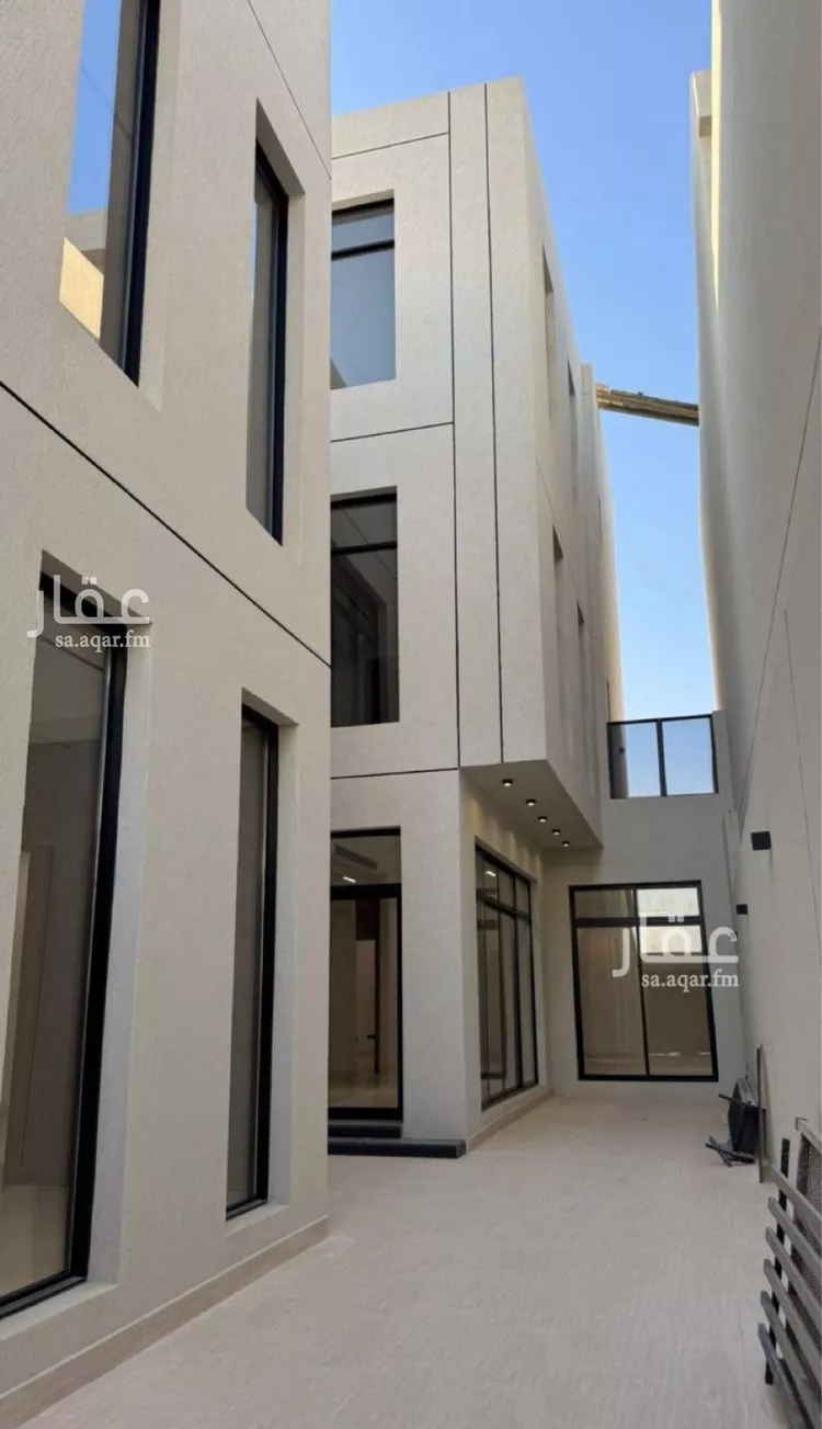 فيلا للبيع في شارع السيل الكبير, حي المهدية, مدينة الرياض, منطقة الرياض صورة 2