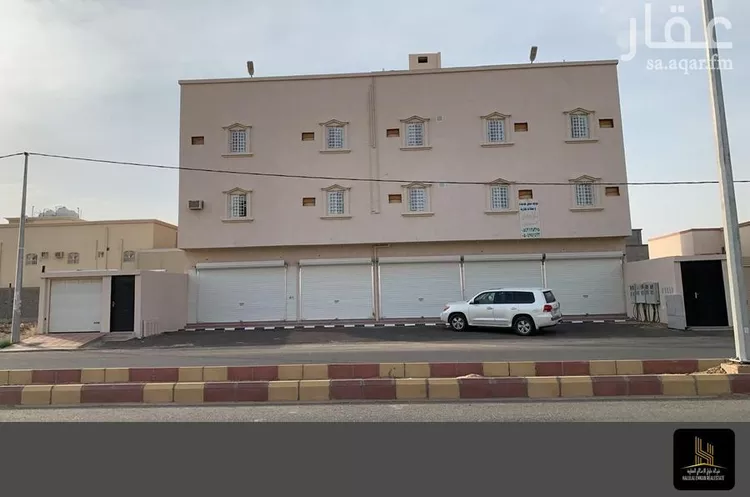 عمارة للبيع في شارع المخزومي, حي الأمير عبدالله, مدينة بيشة, منطقة عسير