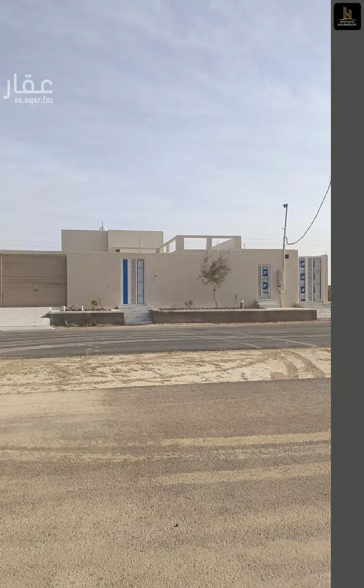 فيلا للبيع في شارع محمد بن جزي, حي النهضة, مدينة نجران, منطقة نجران صورة 2