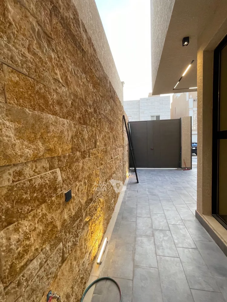 دور للبيع في شارع الجفدرة, حي العارض, مدينة الرياض, منطقة الرياض صورة 2