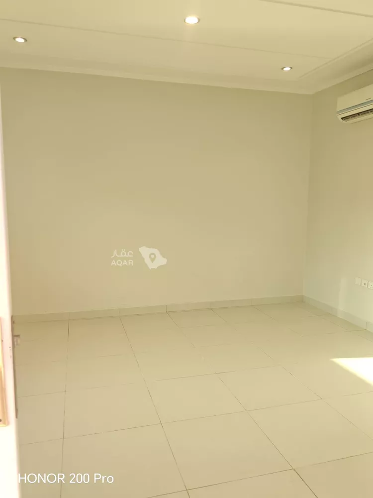 Floor for Rent in Riyadh Al Yasmin 9