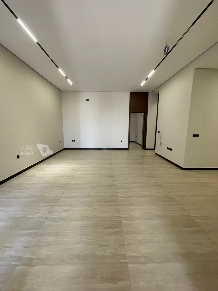 Floor for Sale in Riyadh Ar Rimal 3