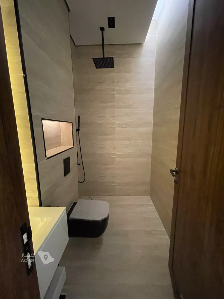 Floor for Sale in Riyadh Ar Rimal 13