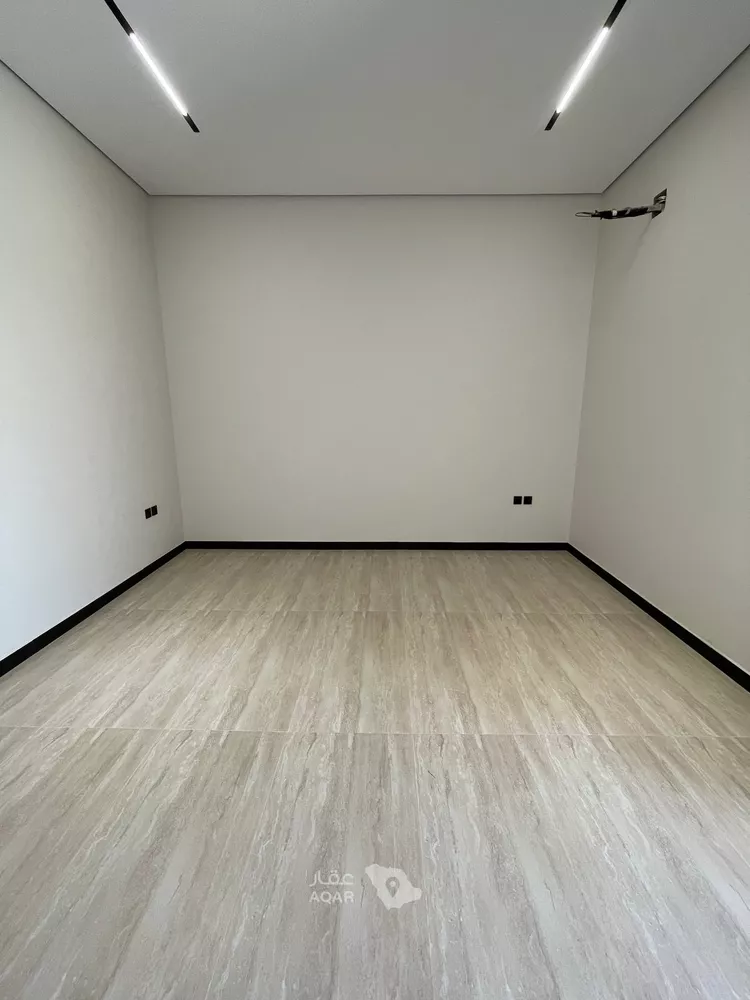 Floor for Sale in Riyadh Ar Rimal 4
