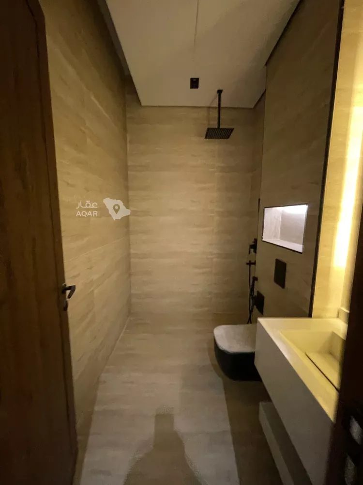 Floor for Sale in Riyadh Ar Rimal 8