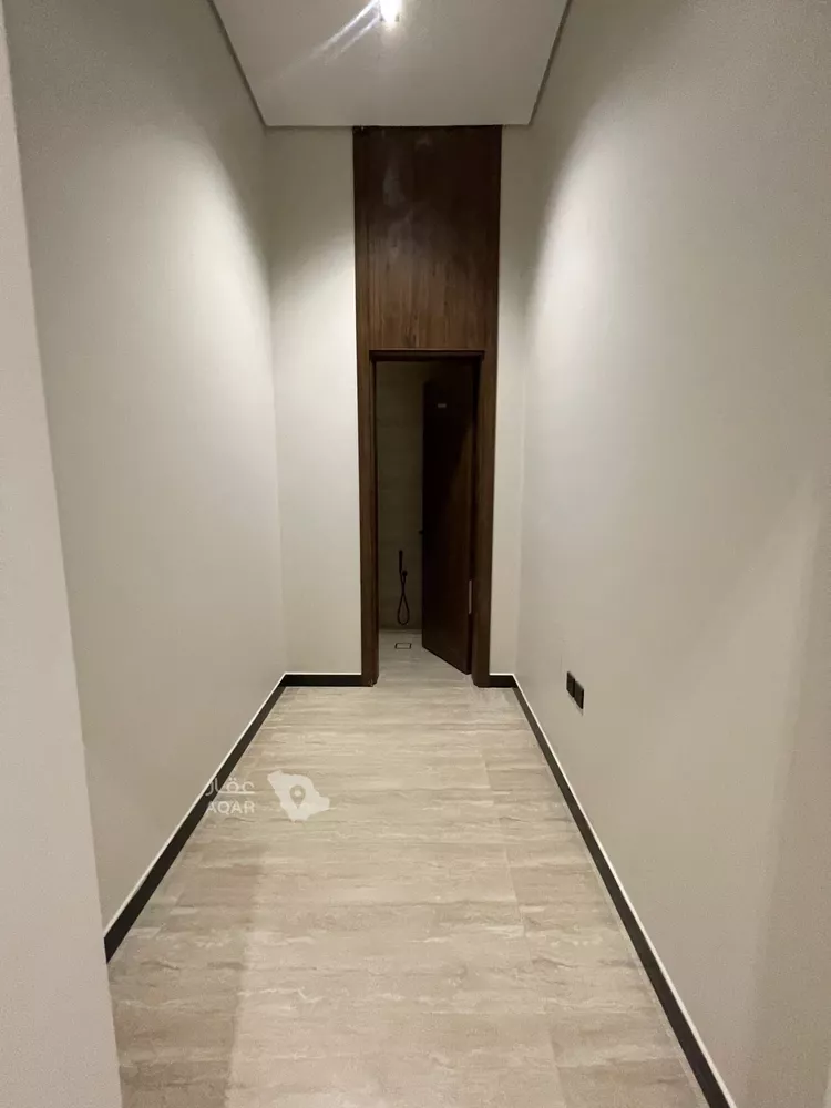 Floor for Sale in Riyadh Ar Rimal 2