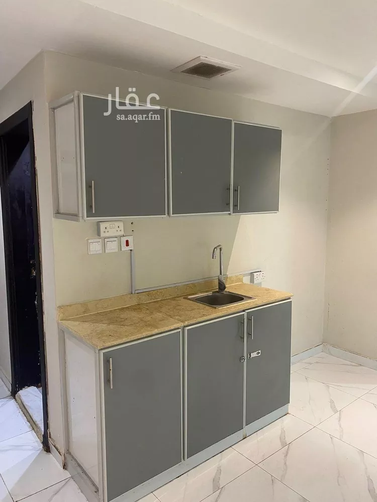 شقة للإيجار في شارع جرير بن عبدالله البجلي, حي مغرزات, مدينة الرياض, منطقة الرياض صورة 3