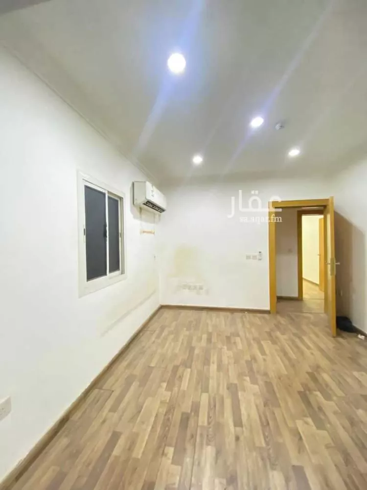 مكتب تجاري للإيجار في شارع أحمد بن الحسين بن شقير, حي الملز, مدينة الرياض, منطقة الرياض صورة 4