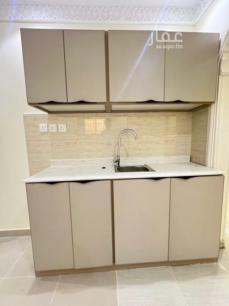 شقة للإيجار في شارع يثرب, حي بدر, مدينة الرياض, منطقة الرياض 7
