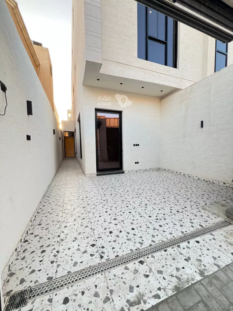 Floor for Rent in Riyadh Al Yarmouk 2