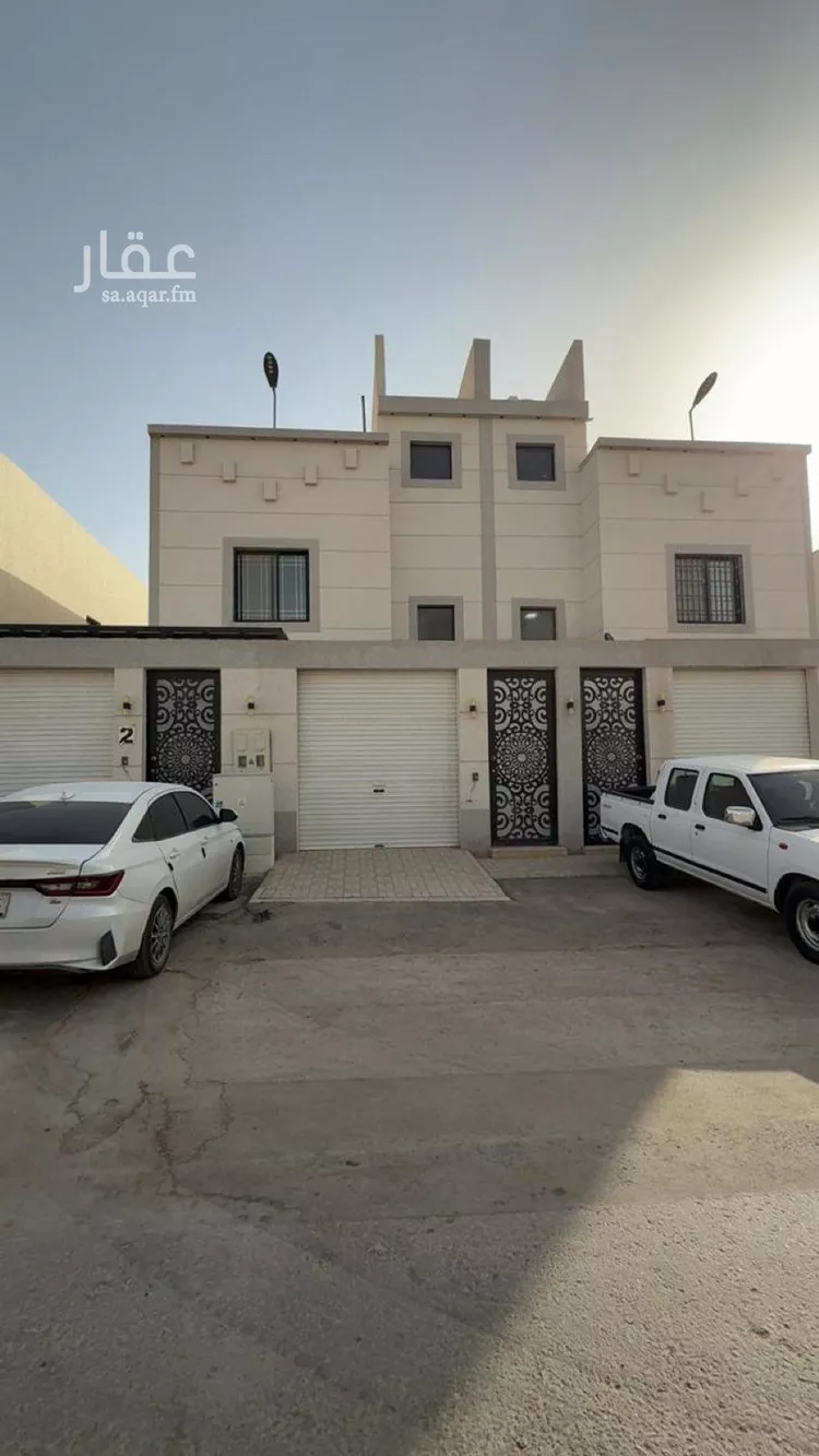 دور للبيع في شارع بالقرب من شارع الإمام البخاري , حي بدر, مدينة الرياض, منطقة الرياض