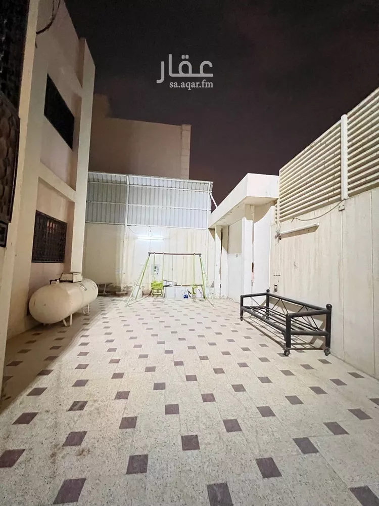فيلا للبيع في شارع السبت, حي ظهرة البديعة, مدينة الرياض, منطقة الرياض صورة 2