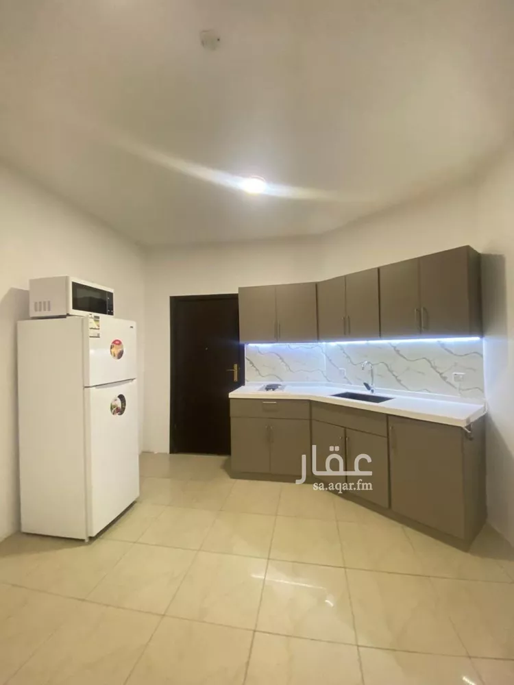 شقة للإيجار في شارع أبي ذر الغفاري, حي الربوة, مدينة الرياض, منطقة الرياض 7