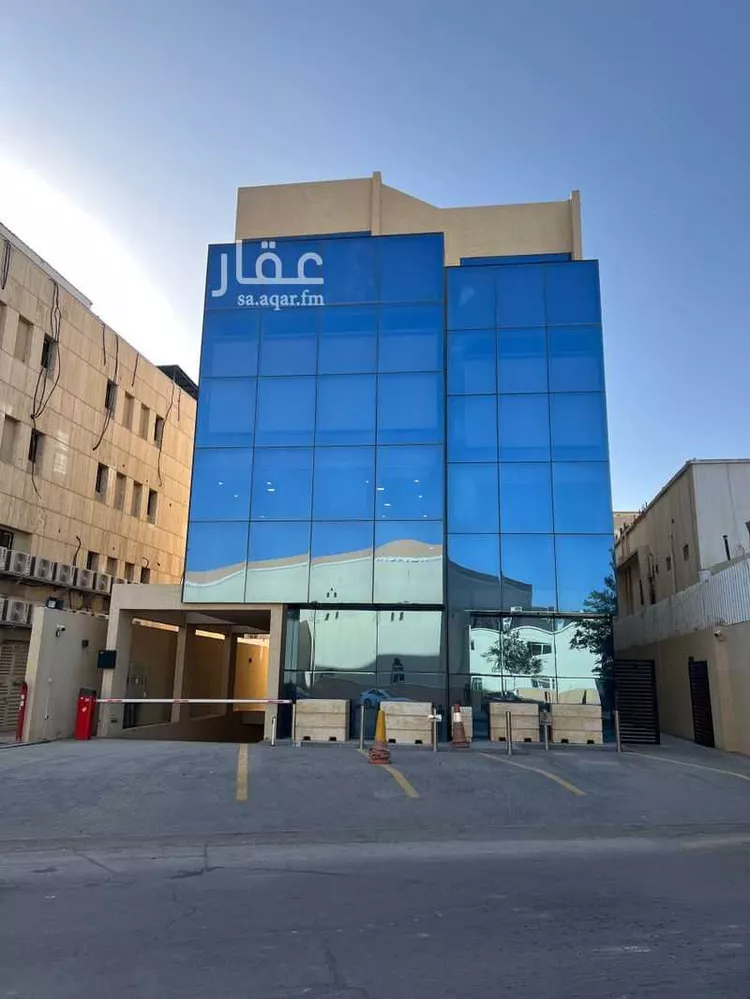 مكتب تجاري للإيجار في شارع أحمد بن الحسين بن شقير, حي الملز, مدينة الرياض, منطقة الرياض