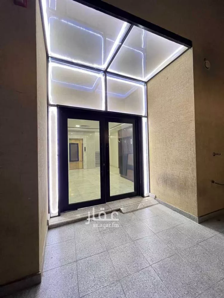 مكتب تجاري للإيجار في شارع أحمد بن الحسين بن شقير, حي الملز, مدينة الرياض, منطقة الرياض صورة 2