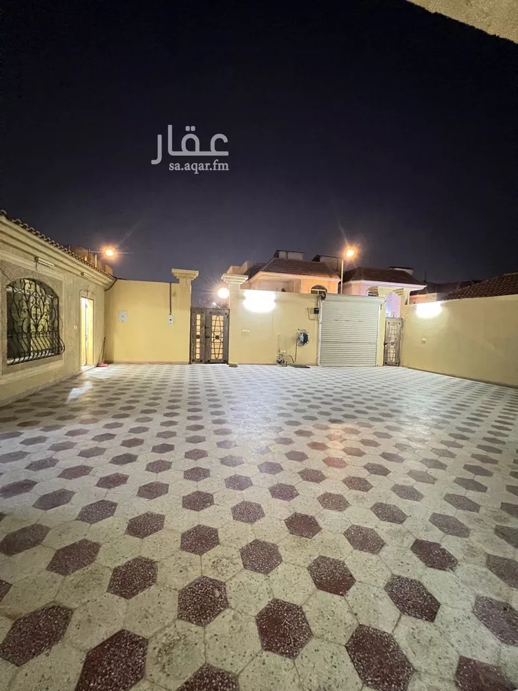 فيلا للبيع في شارع الطارفة, حي إشبيلية, مدينة الرياض, منطقة الرياض صورة 2