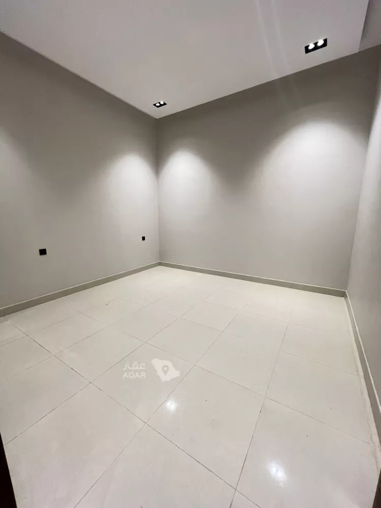 Floor for Rent in Riyadh Al Yarmouk 7
